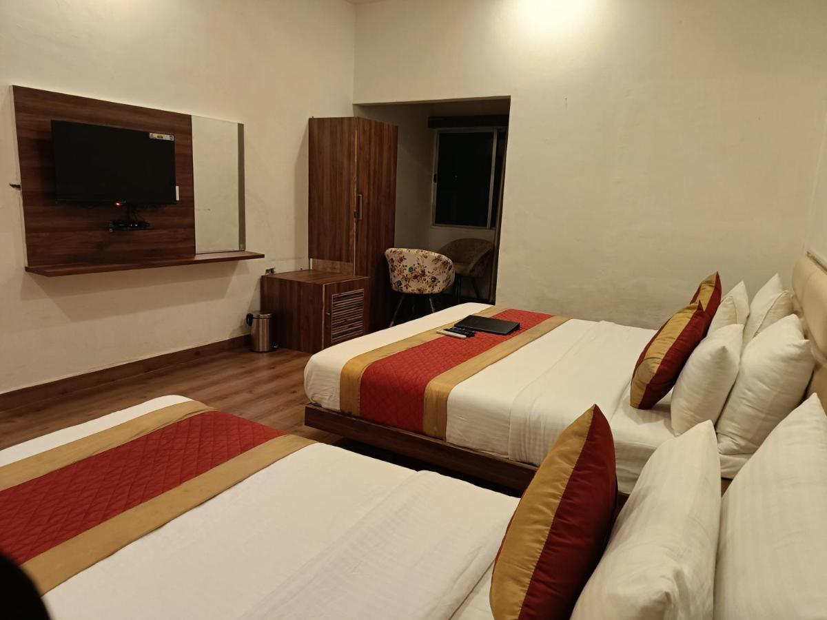 Leela Bizotel Junagadh Esterno foto