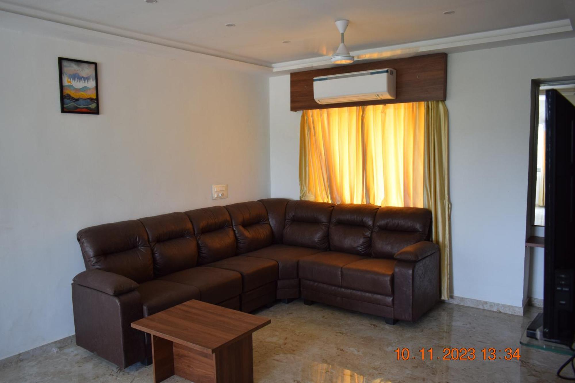Leela Bizotel Junagadh Esterno foto