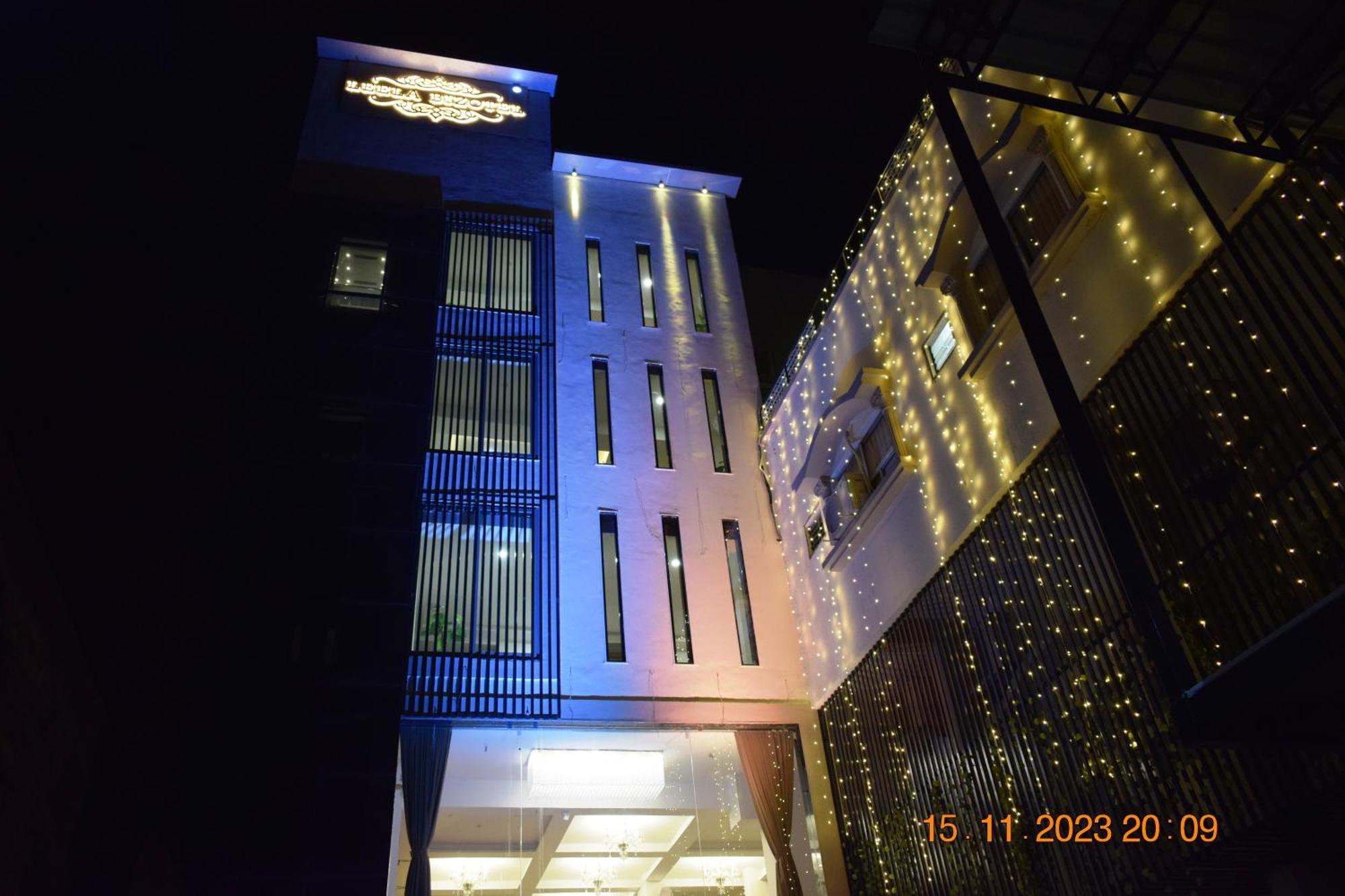 Leela Bizotel Junagadh Esterno foto